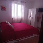 La Poeta 3*